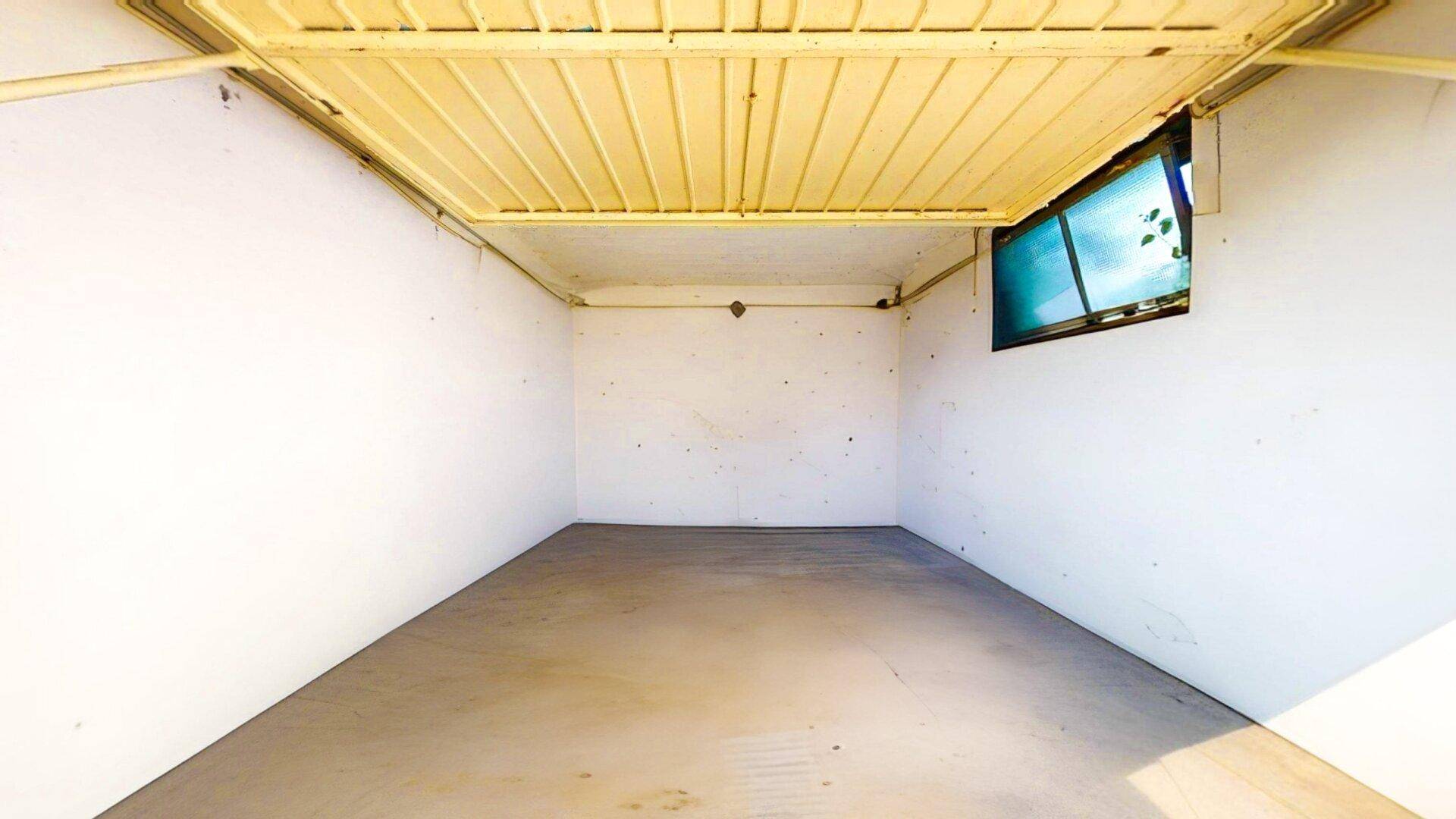 Garage 2