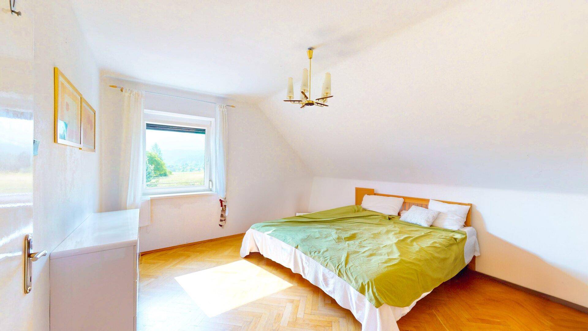 Zimmer 1 OG