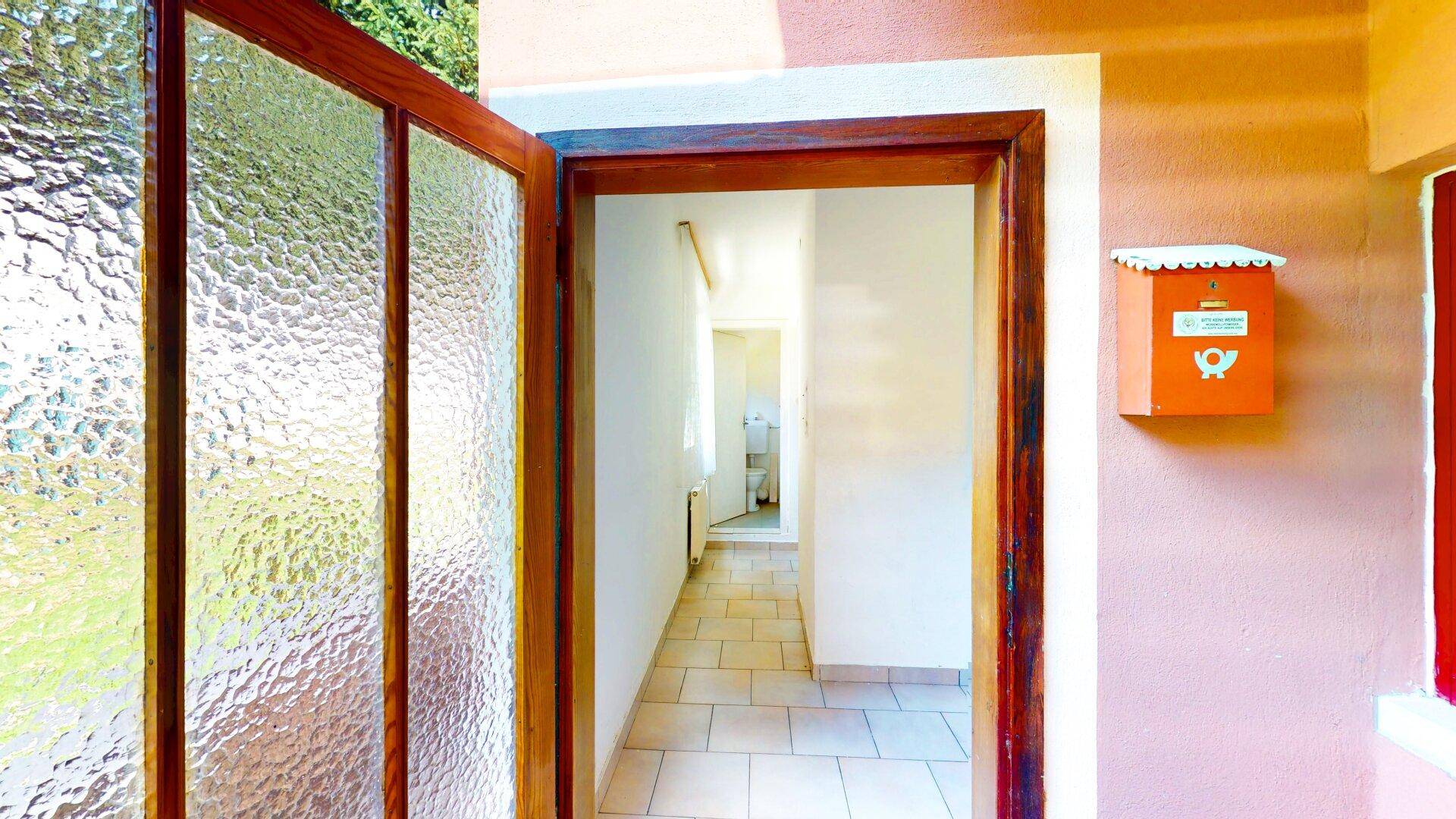 Eingangsbereich/Flur Wohnung EG links