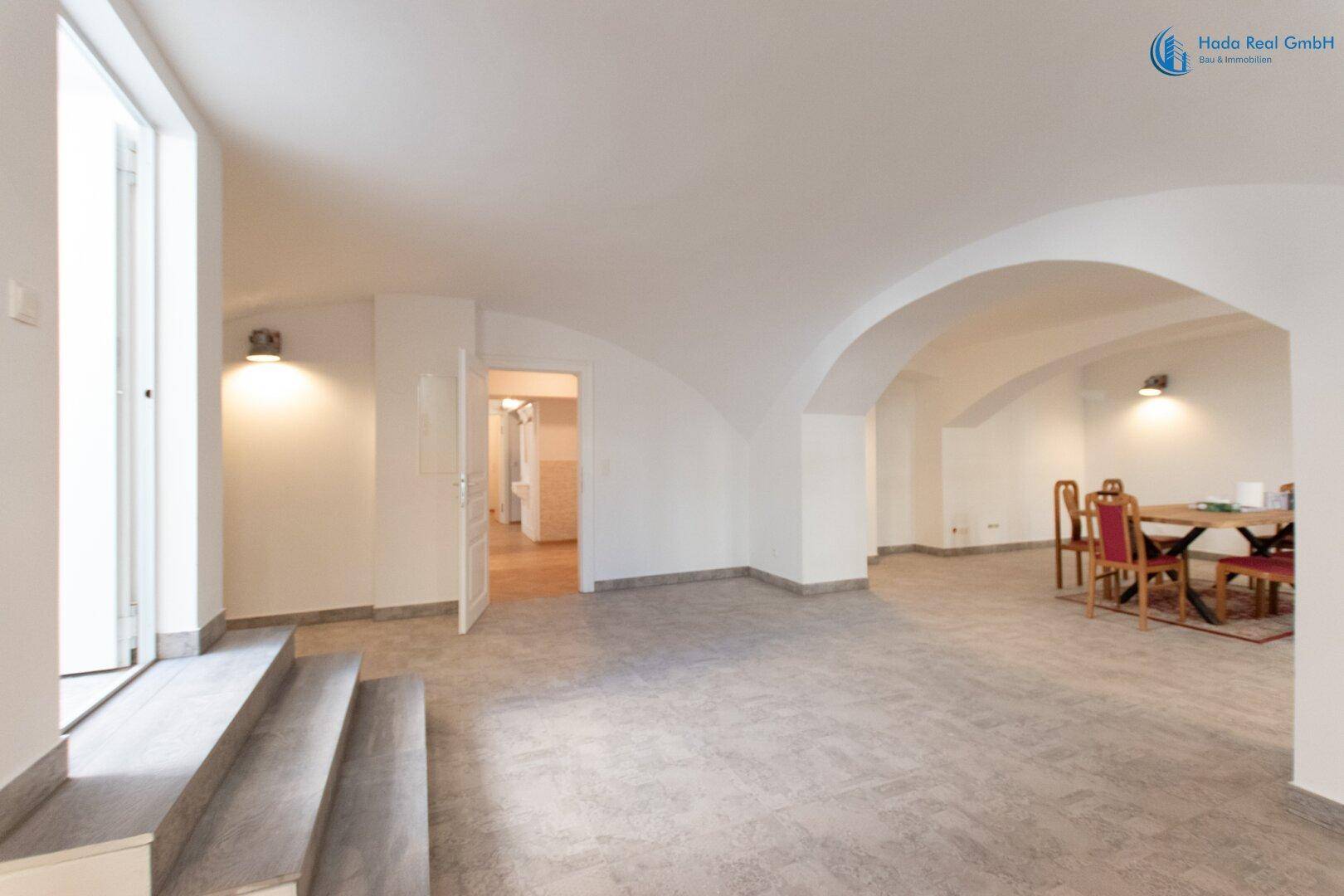 Souterrain-Studio mit Straßenzugang - Ansicht 2