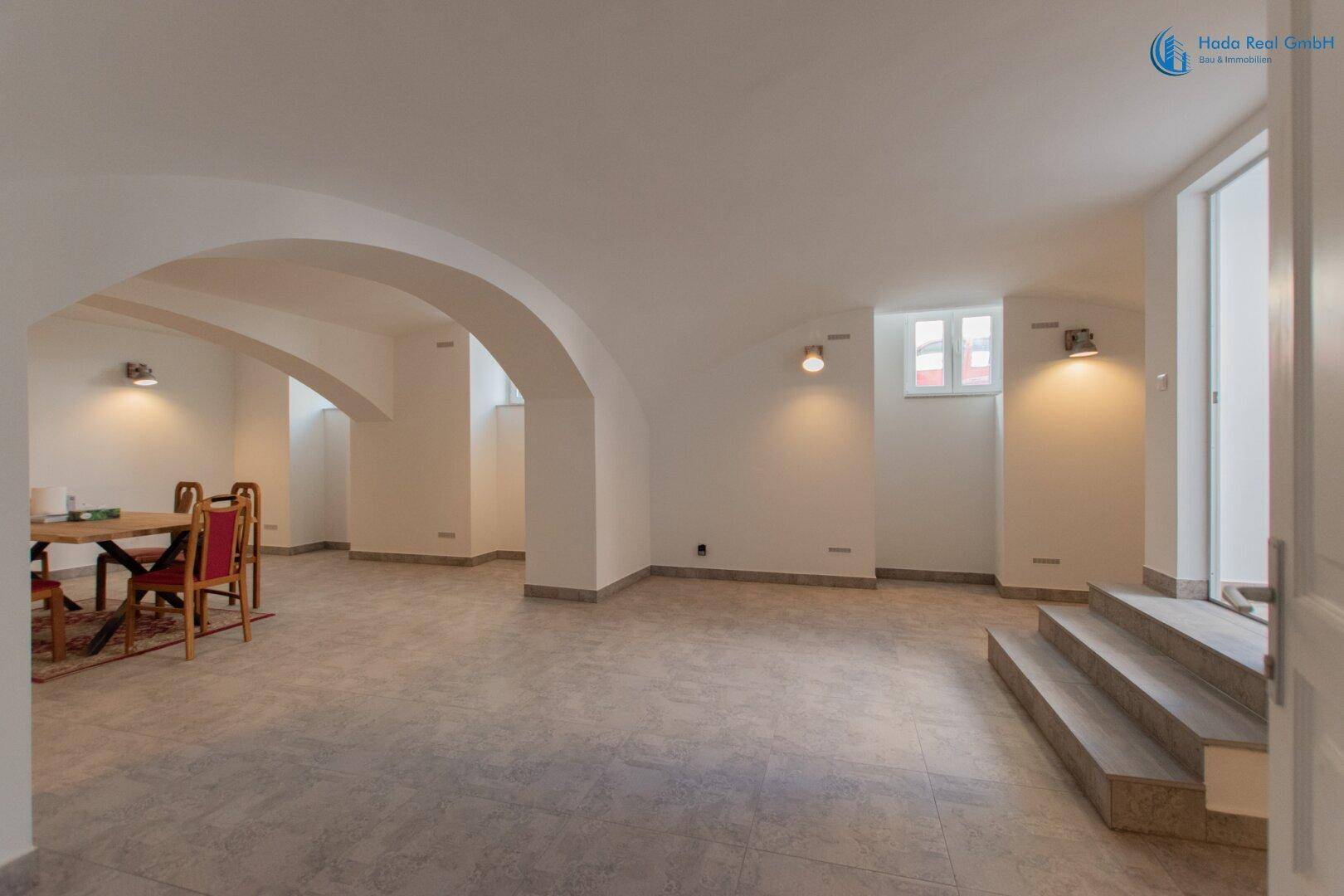 Souterrain-Studio mit Straßenzugang - Ansicht 3
