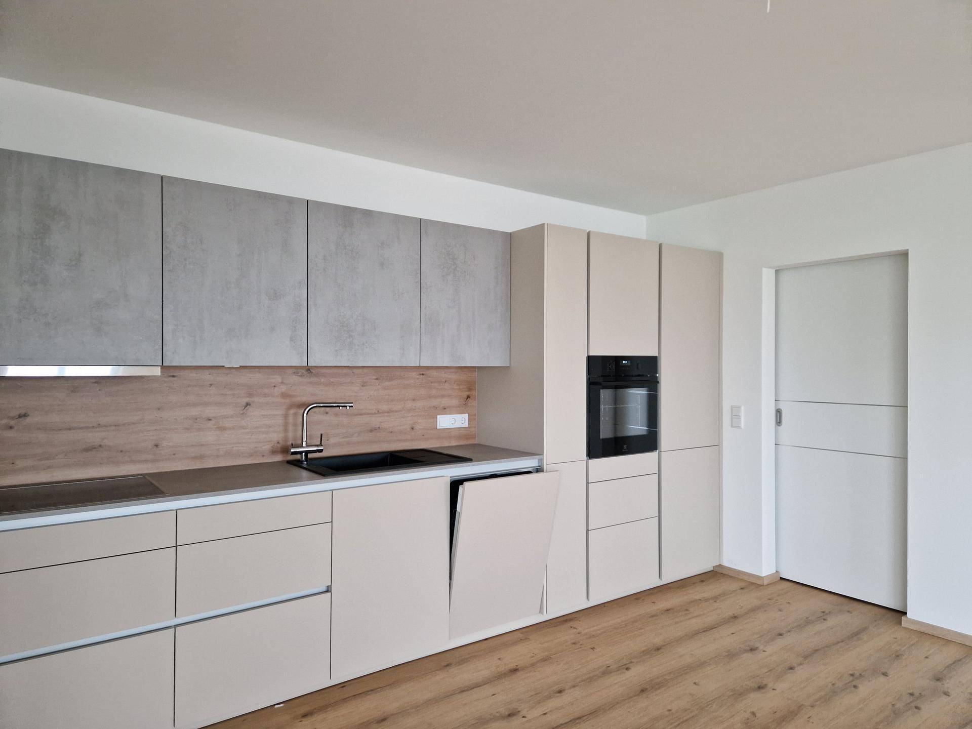 Wohnen und Arbeiten unter einem Dach - exklusiver Neubau-Wohntraum mit Garten – pohled 5
