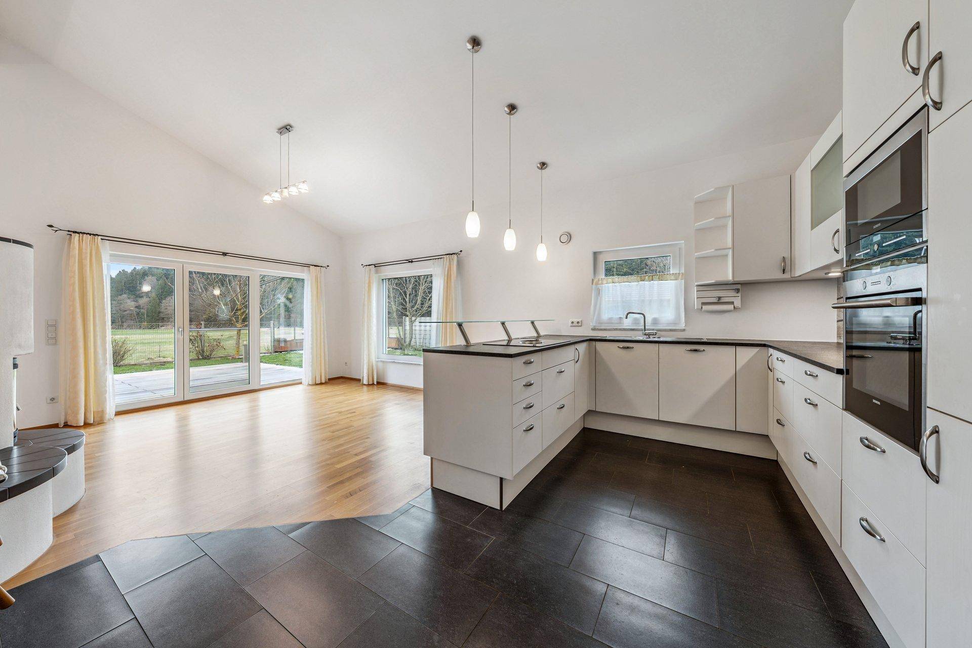 NEUWERTIGER BUNGALOW IN RUHIGER LAGE IN SCHNEEGATTERN - Ansicht 2