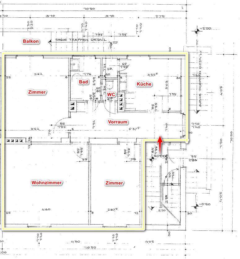 Detaillierter Grundriss der Wohnung mit gekennzeichneten Räumen und Balkon.