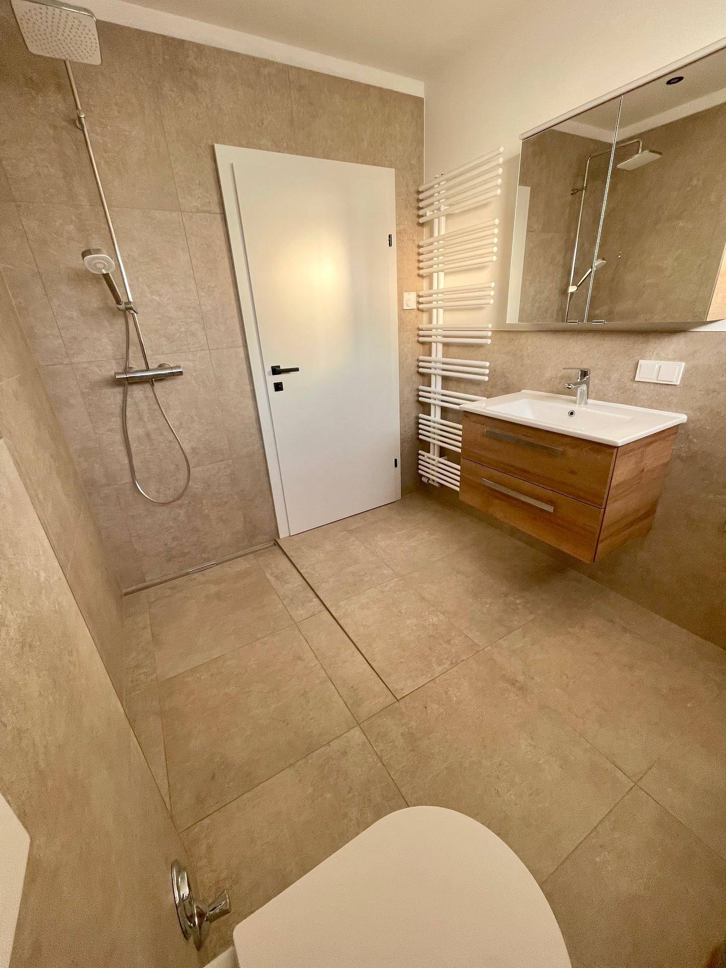 Traumhafte Wohnung mit Seeblick, Balkon und Garten – pohled 4