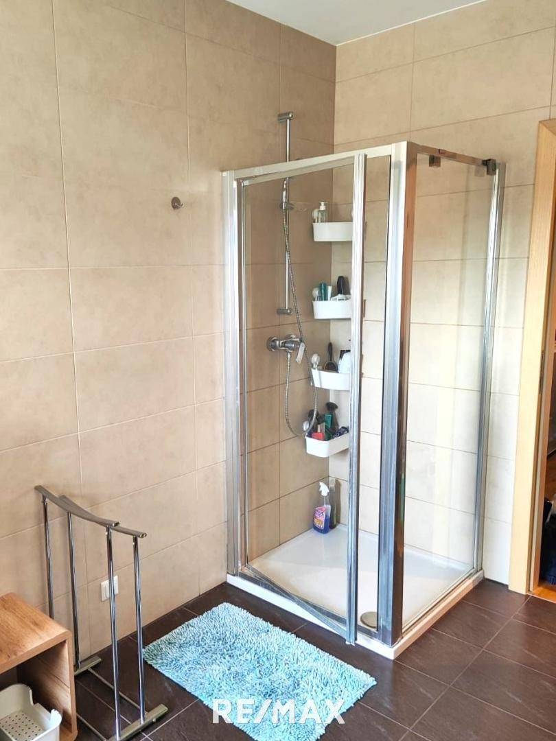 Badezimmer mit Dusche