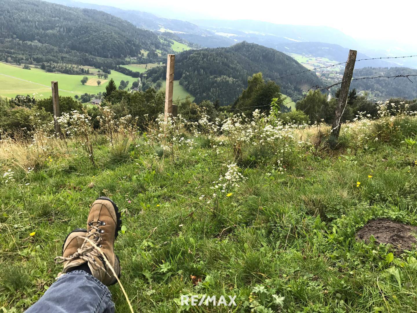 Am Grundstück liegen und mit der Seele baumeln
