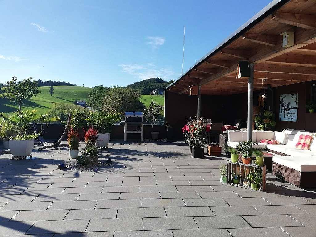 Dachterrassenwohnung (Penthousecharakter) mit grandioser Fernsicht in unverbaute Natur - Ansicht 2