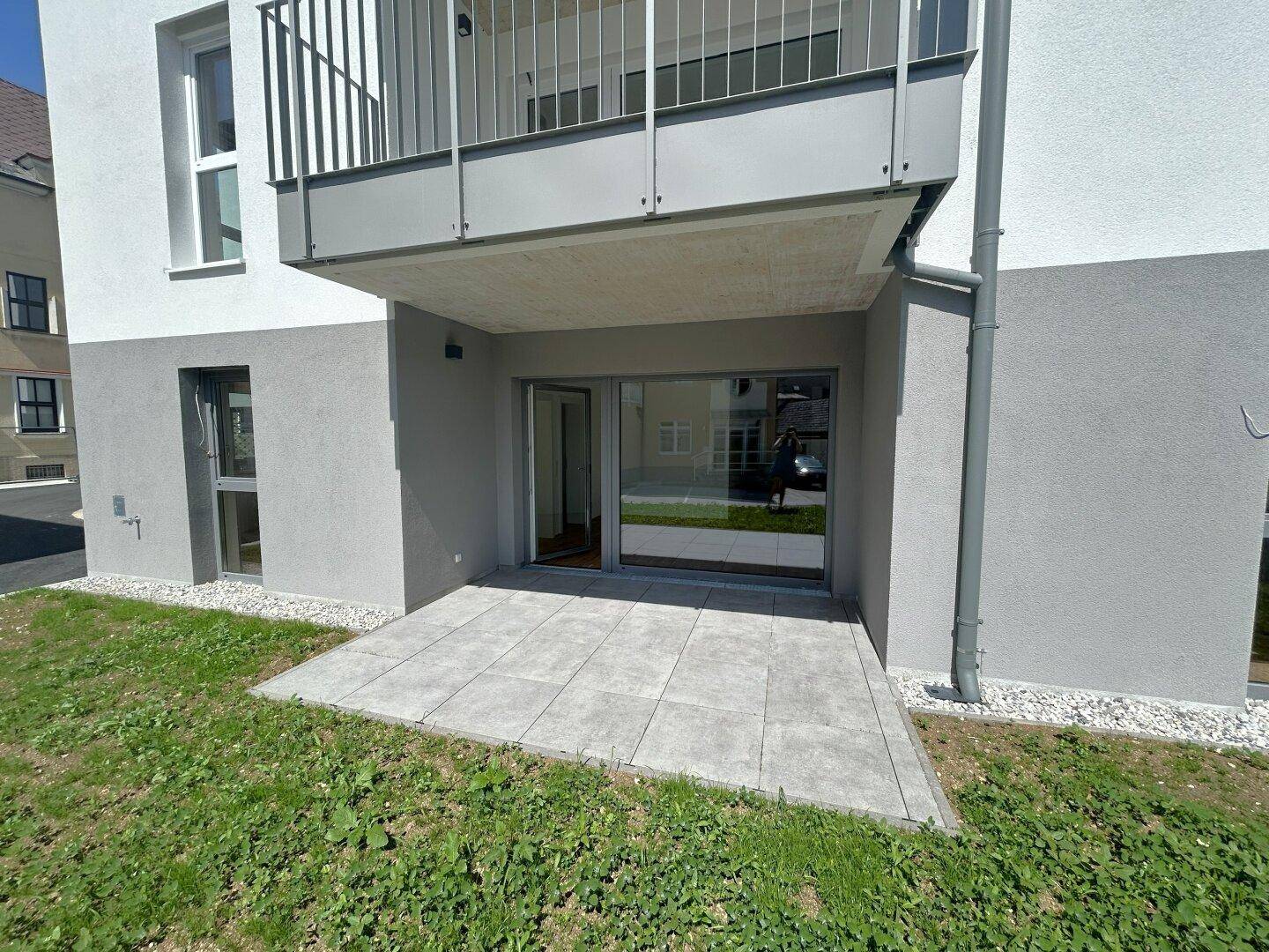 Südwesseitige 2-Zimmer-Gartenwohnung mit Küche - Widok 3