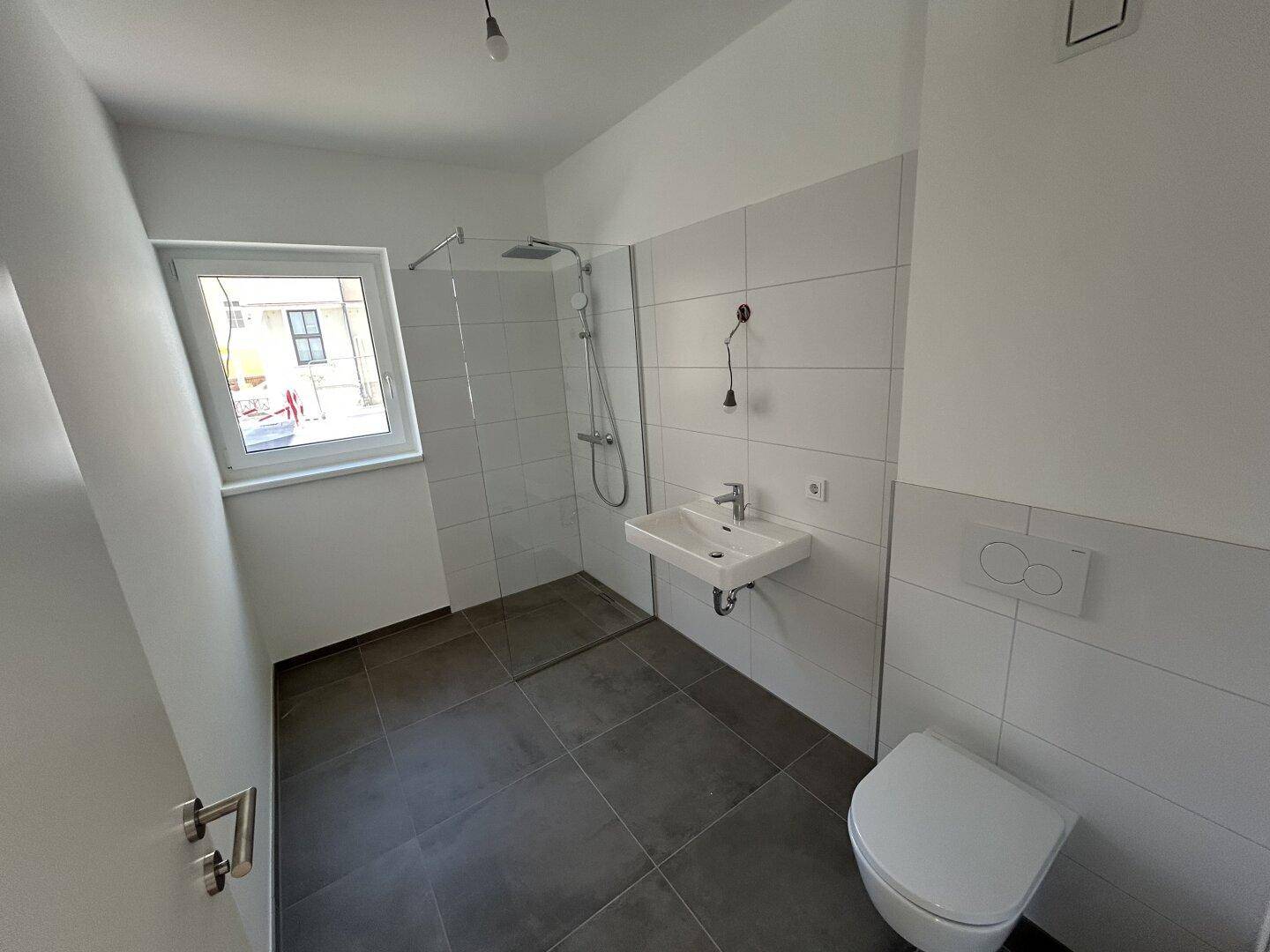 Südwesseitige 2-Zimmer-Gartenwohnung mit Küche - Więcej