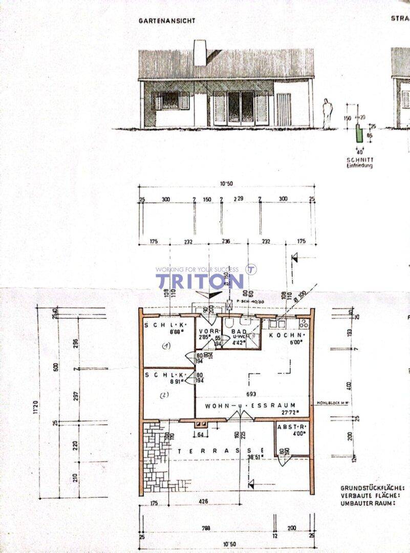 Grundriss und Gartenansicht eines Hauses mit Wohn-Essraum, zwei Schlafzimmern, Bad und Terrasse.