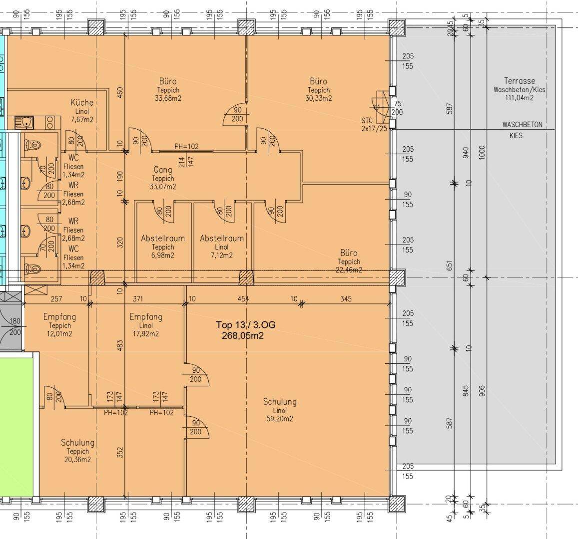 Detaillierter Grundriss mit verschiedenen Büroräumen, Küche, WC und Abstellräumen.