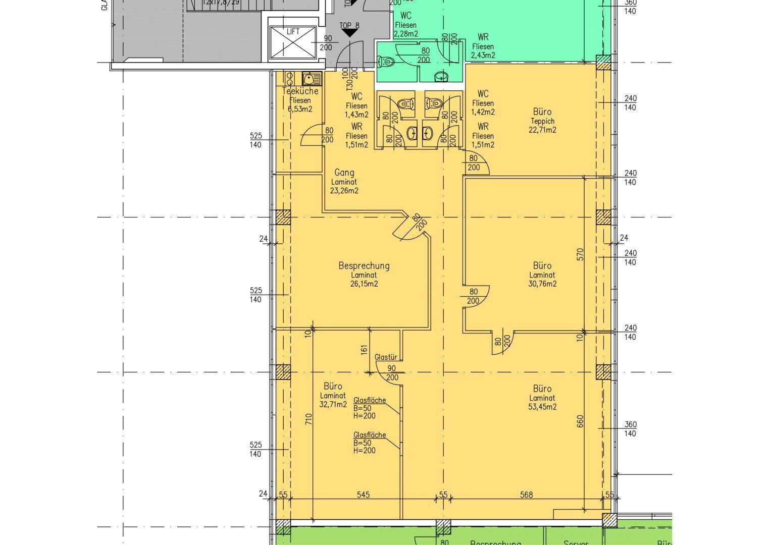Detaillierter Grundriss einer Büroetage mit verschiedenen Räumen und Sanitäranlagen.