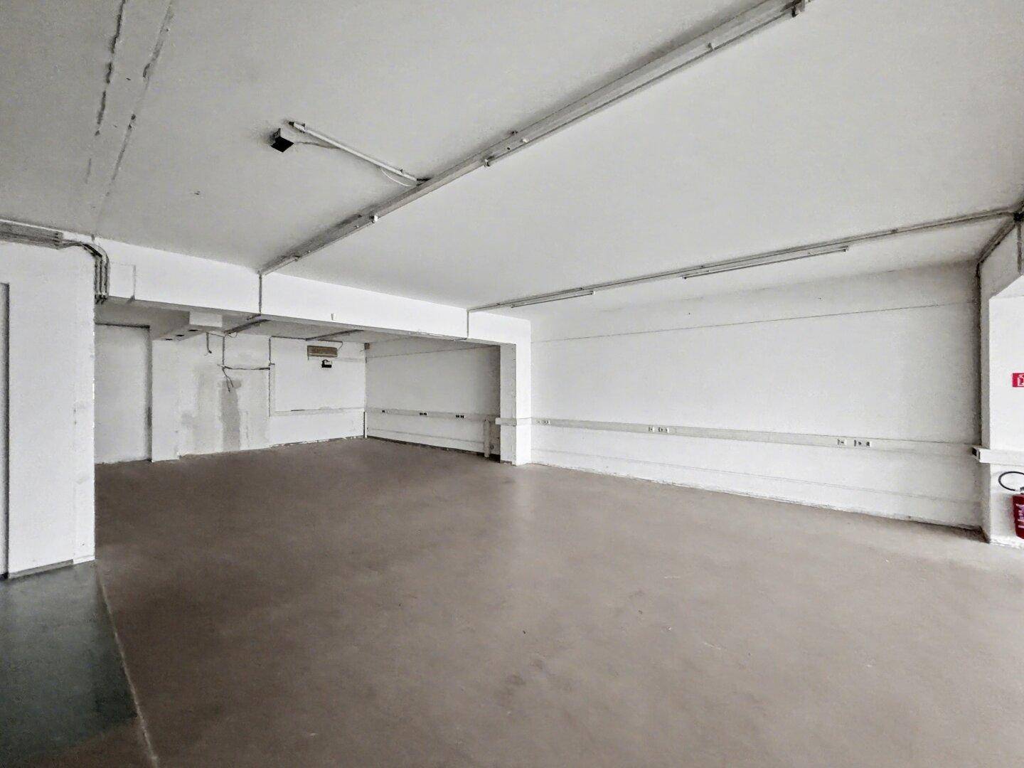 208 m² Lagerfläche im 1. OG | Lastenaufzug &amp; sofort verfügbar in 1230 Wien - Widok 6