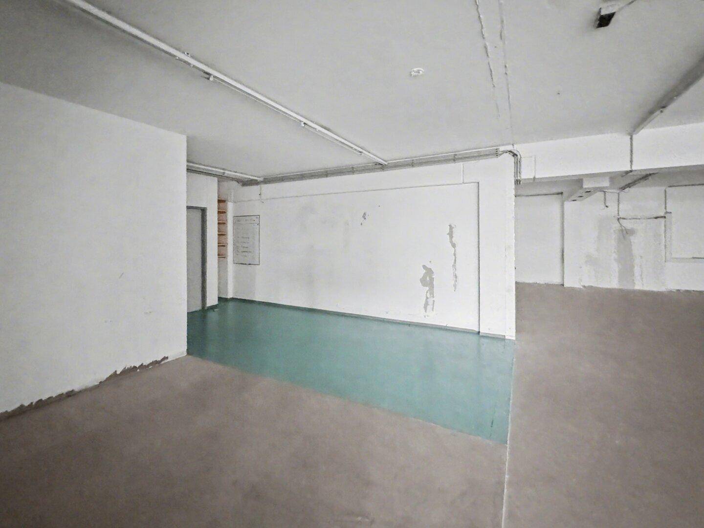 208 m² Lagerfläche im 1. OG | Lastenaufzug &amp; sofort verfügbar in 1230 Wien - Więcej