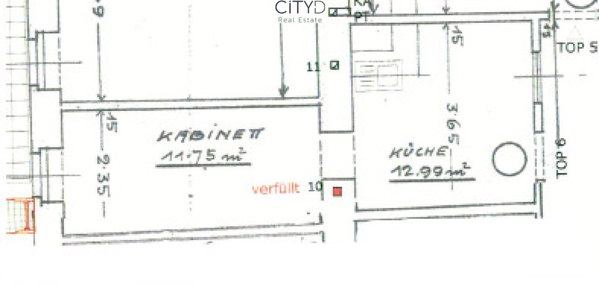 Handgezeichneter Grundriss einer Wohnung mit Kabinett und Küche.