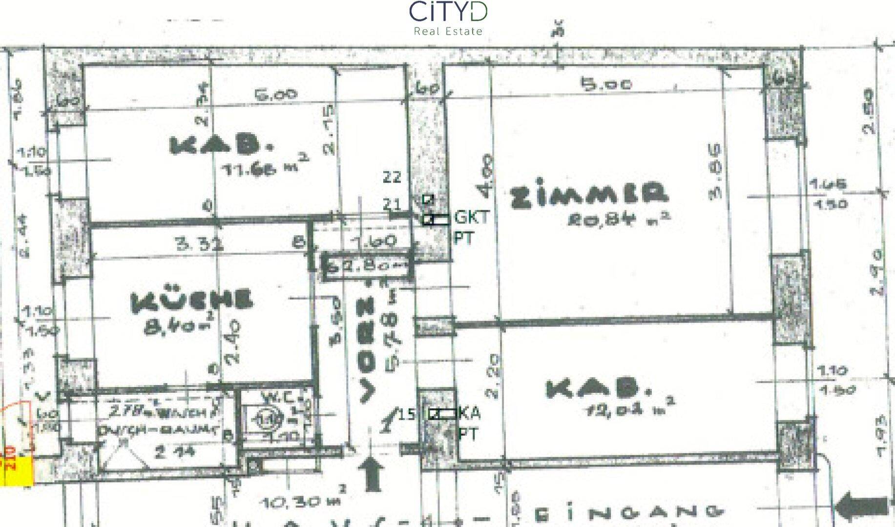 Handgezeichneter Grundriss einer Wohnung mit Küche, Zimmern, Vorraum und WC.