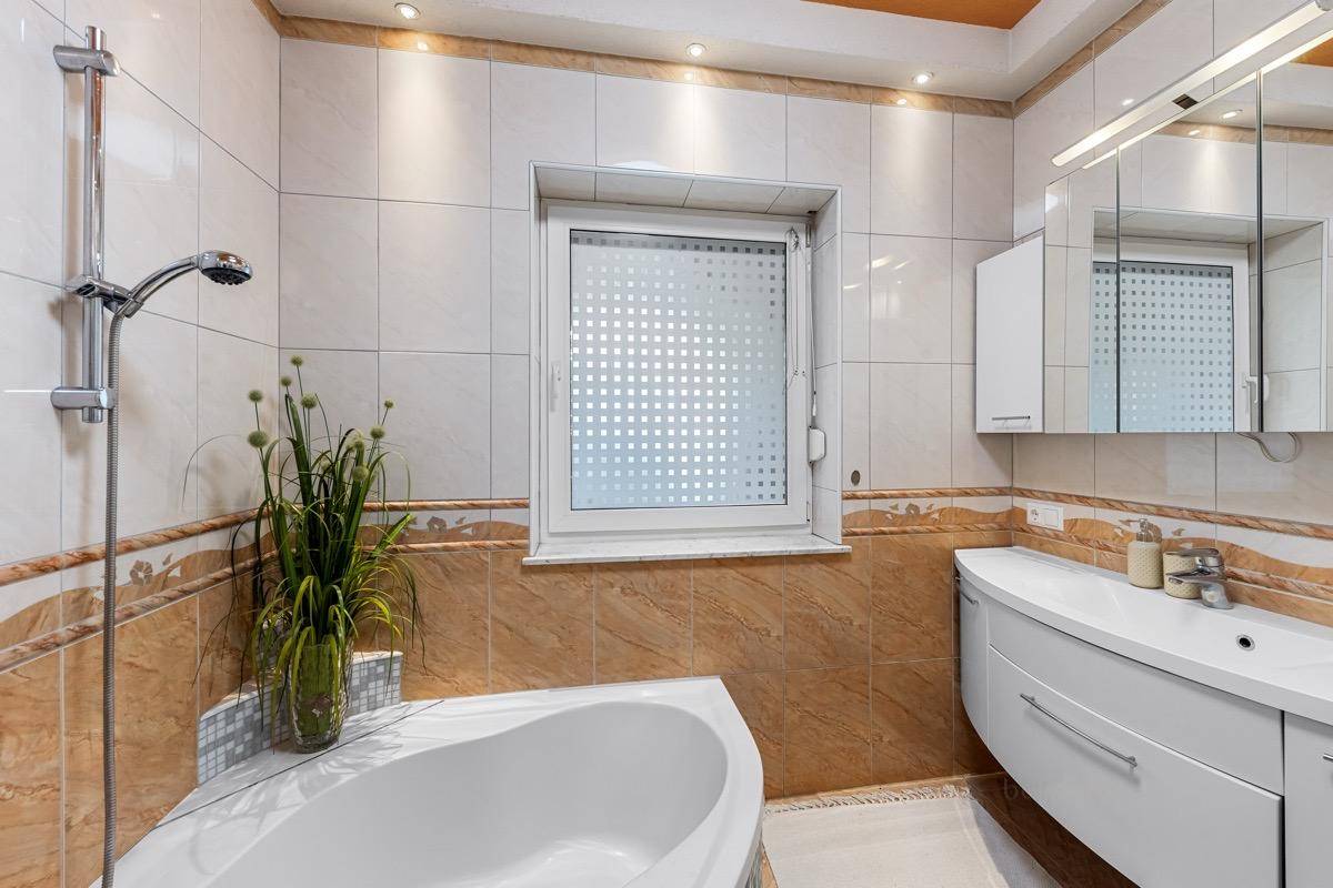 Badezimmer Gartengeschoss