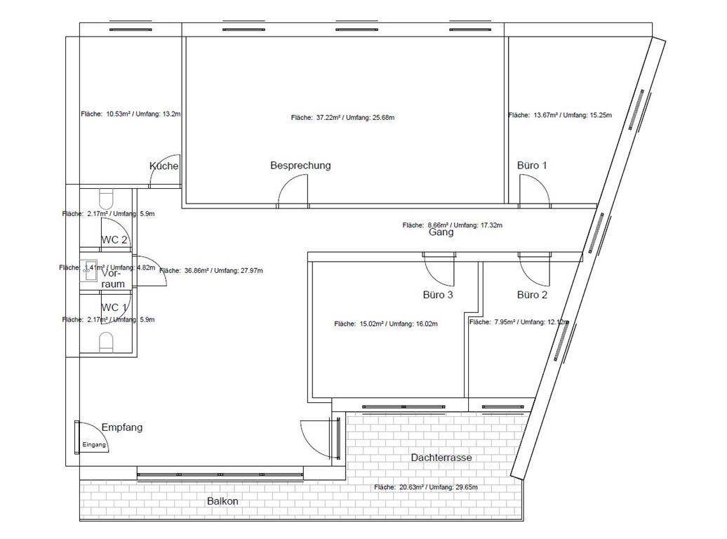 Grundriss einer Bürofläche mit mehreren Räumen, Empfangsbereich, Küche, Toiletten und Dachterrasse.