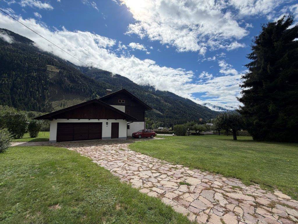 Zufahrt Haus- Garage
