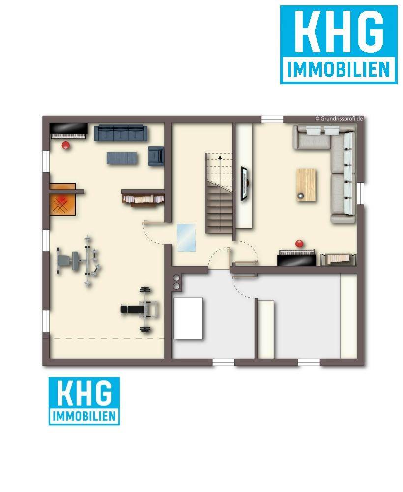 Grundriss des Obergeschosses mit großem Wohnbereich, Fitnessgeräten und weiteren Räumen.