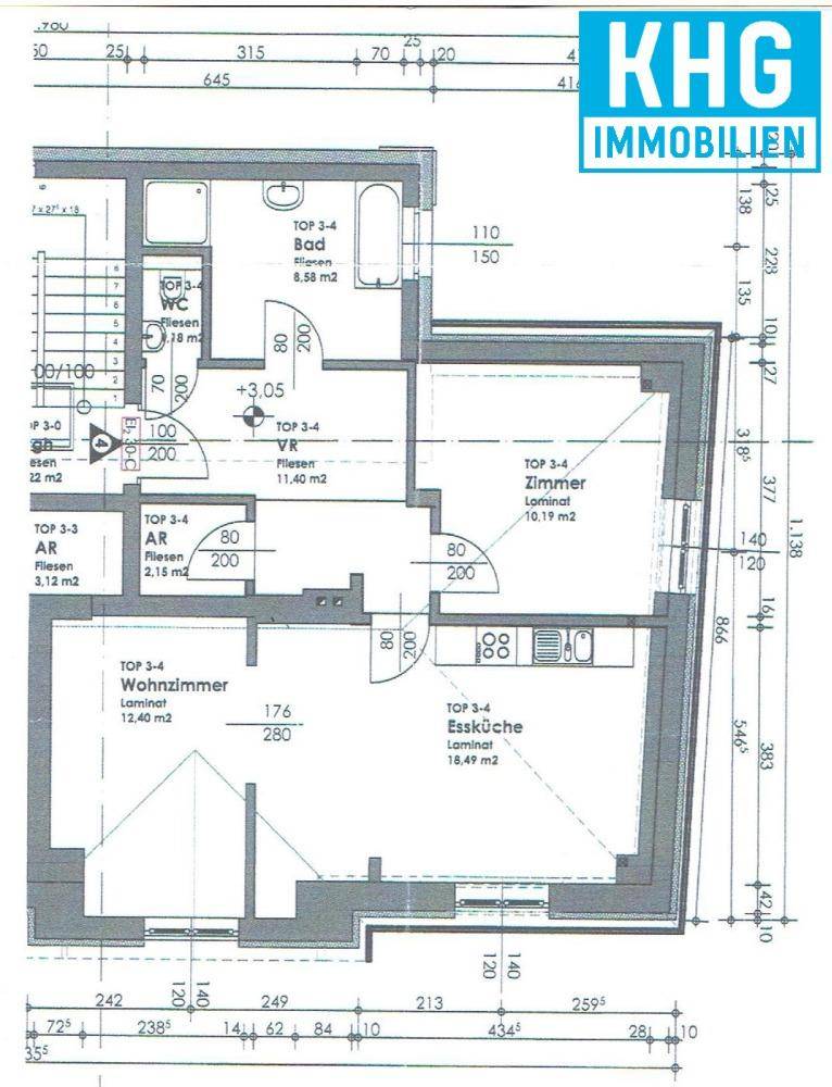Detaillierter Grundriss einer Wohnung mit Wohnzimmer, Essküche und drei weiteren Räumen.