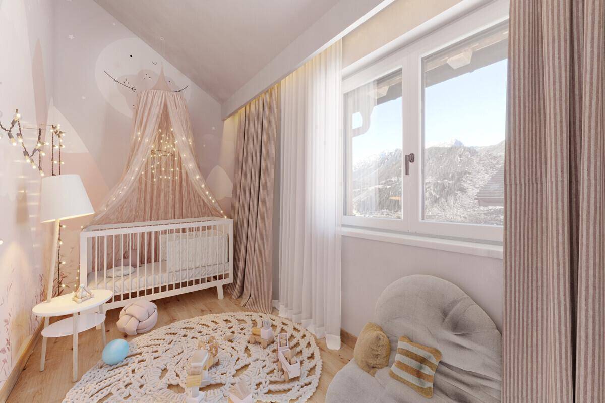 Helles Kinderzimmer mit Babybett, verspielter Dekoration und Bergblick.