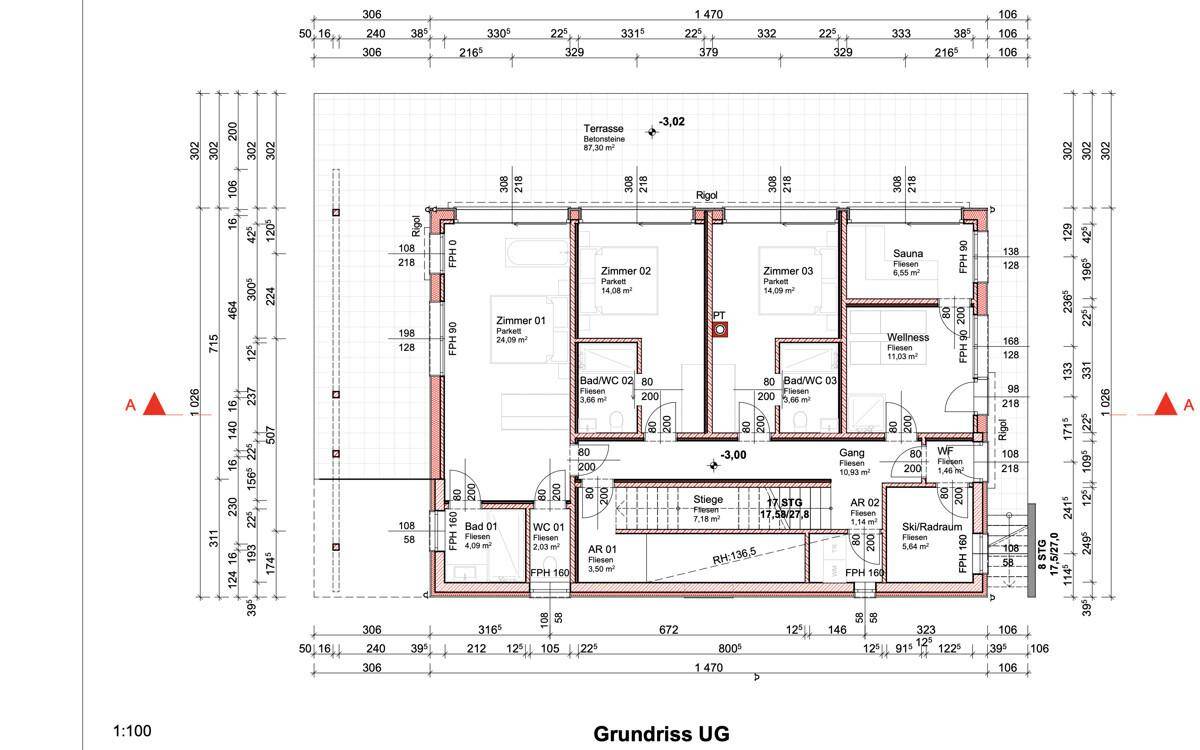 Grundriss des Untergeschosses mit Schlafzimmern, Sauna, Wellnessbereich, zwei Bädern und Terrasse.