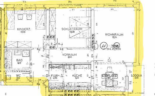 Grundriss der Wohnung mit Wohnraum, Schlafzimmer, Kinderzimmer, Bad und Loggia.