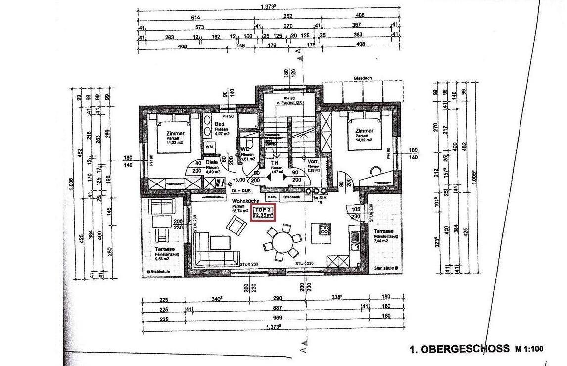 Grundriss des Obergeschosses mit zwei Schlafzimmern, Bad und offenem Wohnbereich.