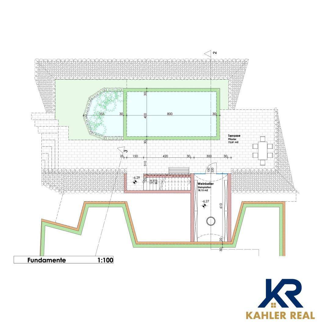 Grundriss der Fundamente mit Weinkeller und Außenbereich mit Pool und Terrasse.