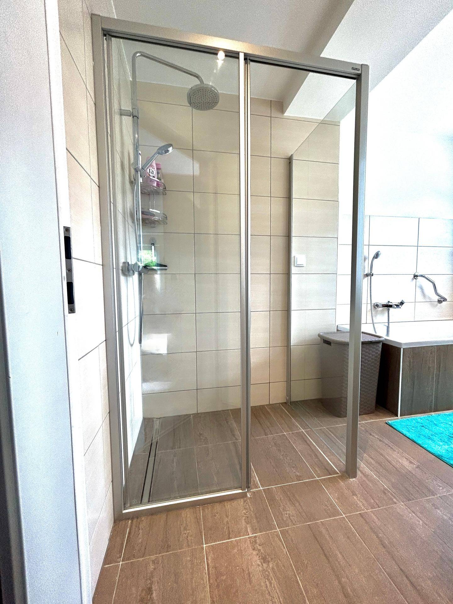 Badezimmer EG