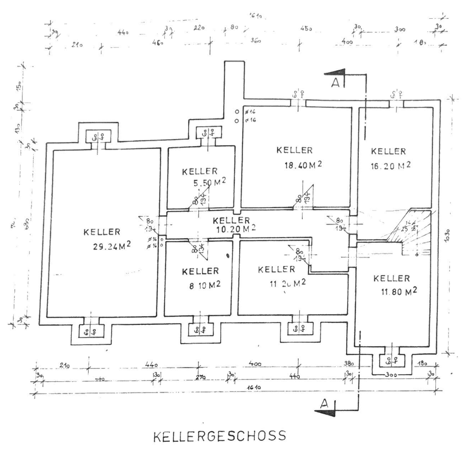 Grundriss des Kellergeschosses mit mehreren Kellerräumen für Lagerung und Nutzung.