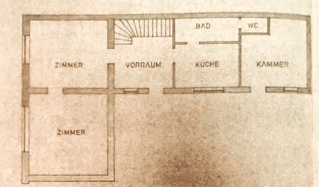 Historischer Grundriss des Erdgeschosses mit Zimmern, Bad und Küche.