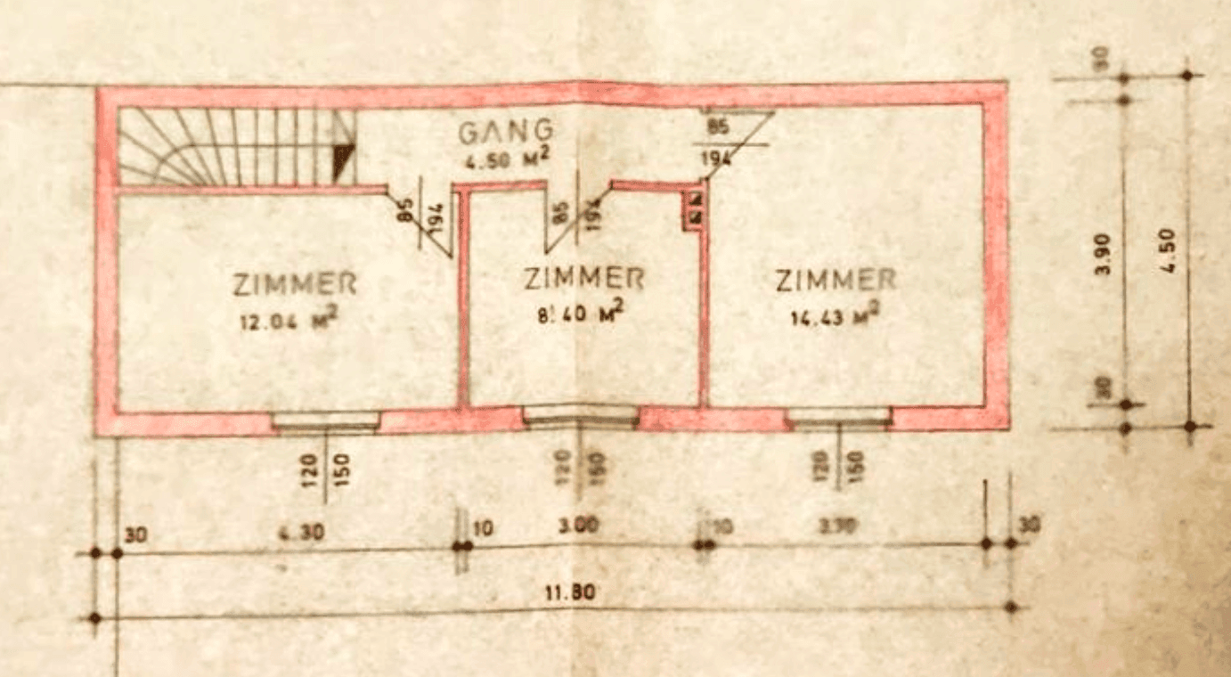 Historischer Grundriss des Obergeschosses mit drei Zimmern und Gang.