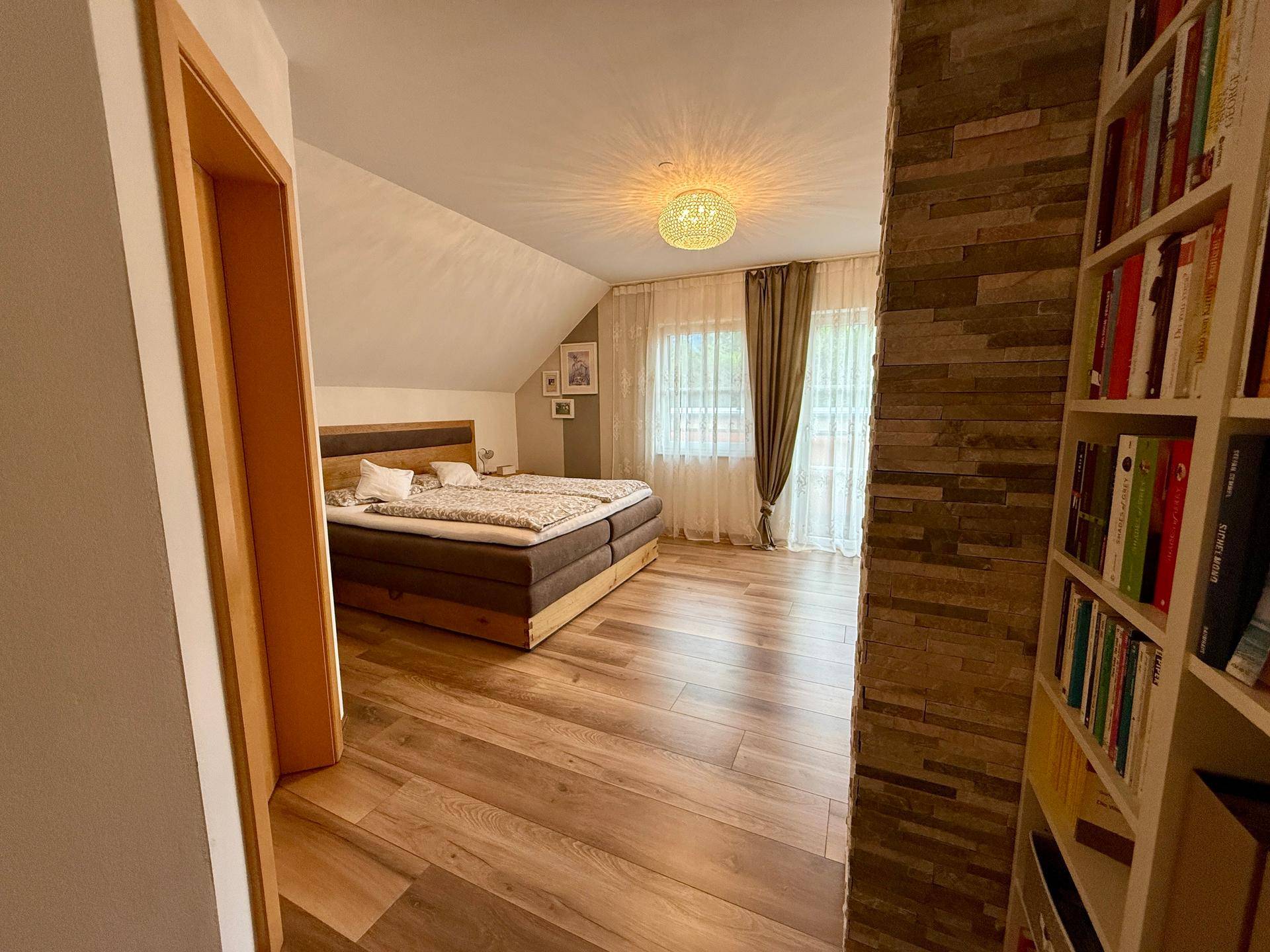 Schlafzimmer 1