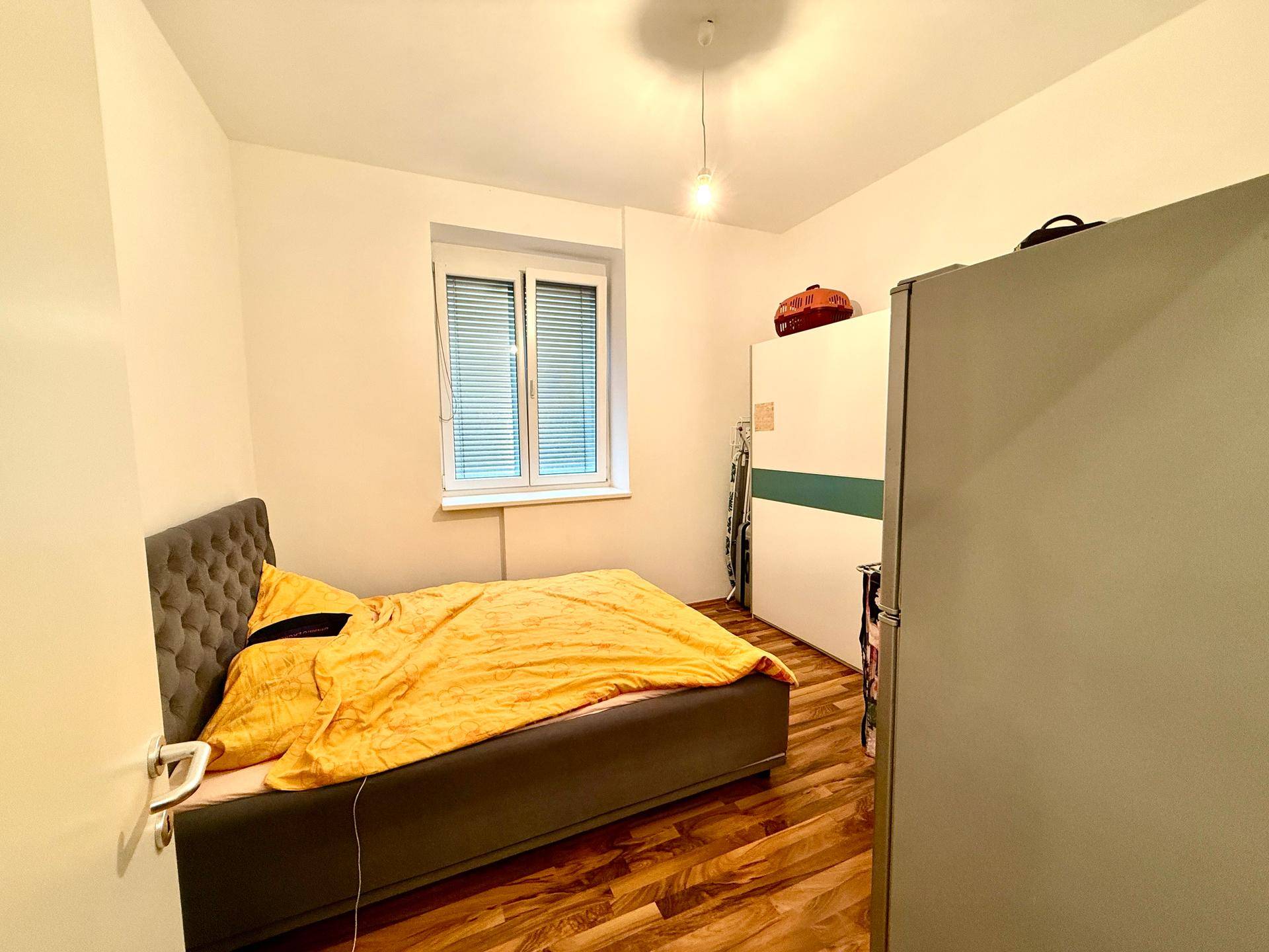 Schlafzimmer 1