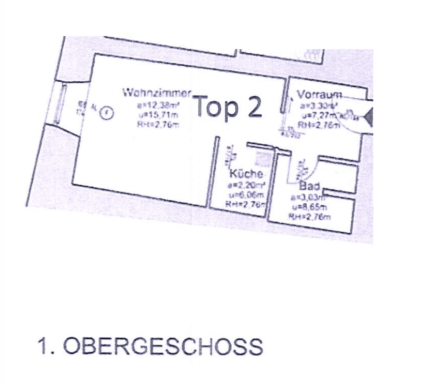 Teilweiser Grundriss des ersten Obergeschosses mit Wohnzimmer, Küche und Bad.