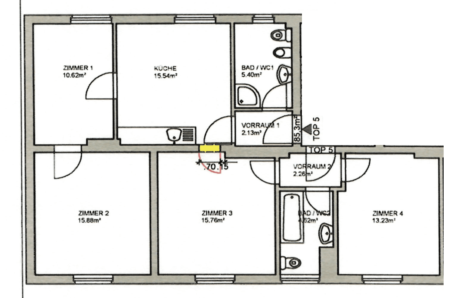 Detaillierter Grundriss einer Wohnung mit mehreren Zimmern, Bädern und Flächenangaben.
