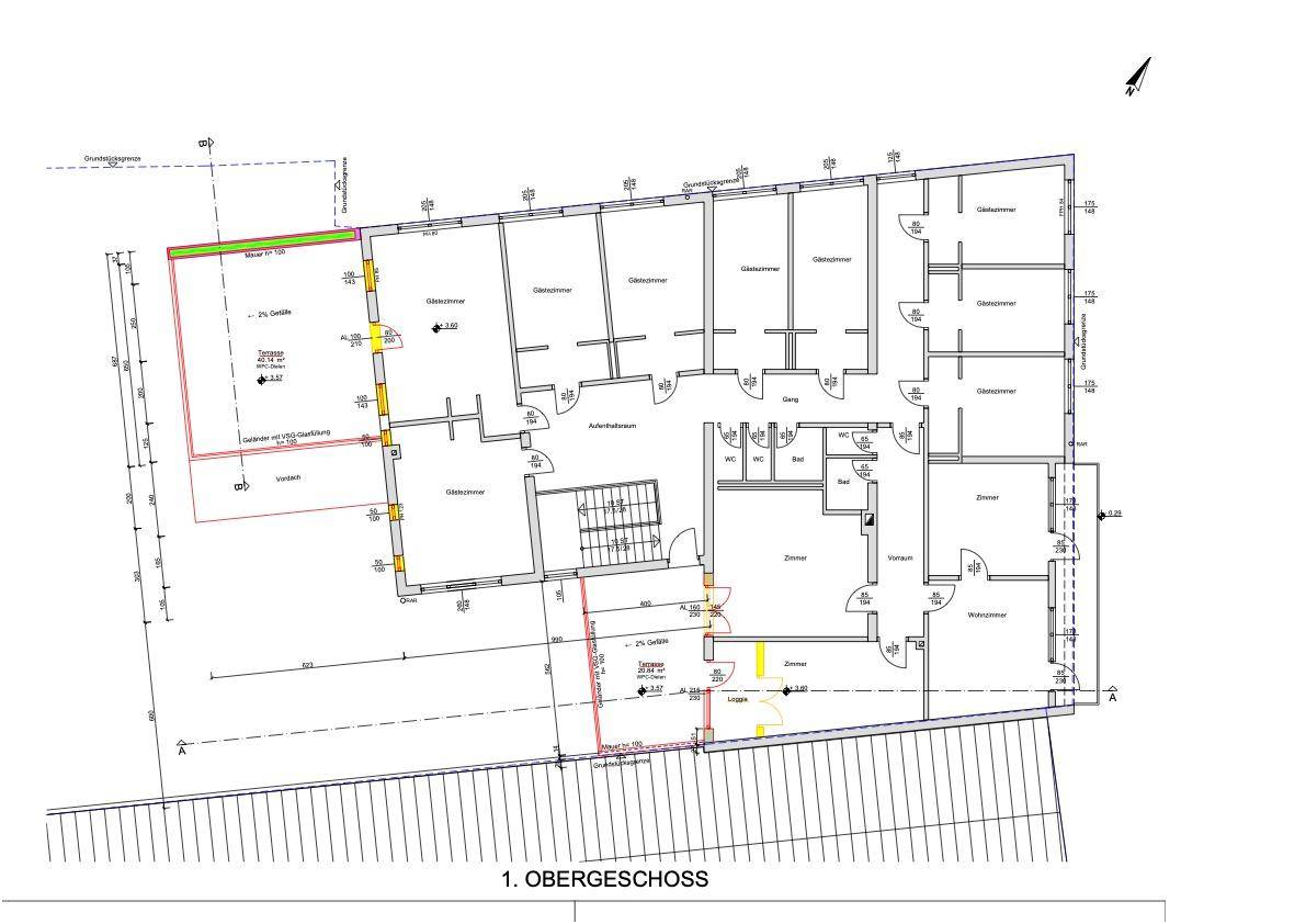 Grundriss des ersten Obergeschosses mit mehreren Zimmern und einem Balkon.