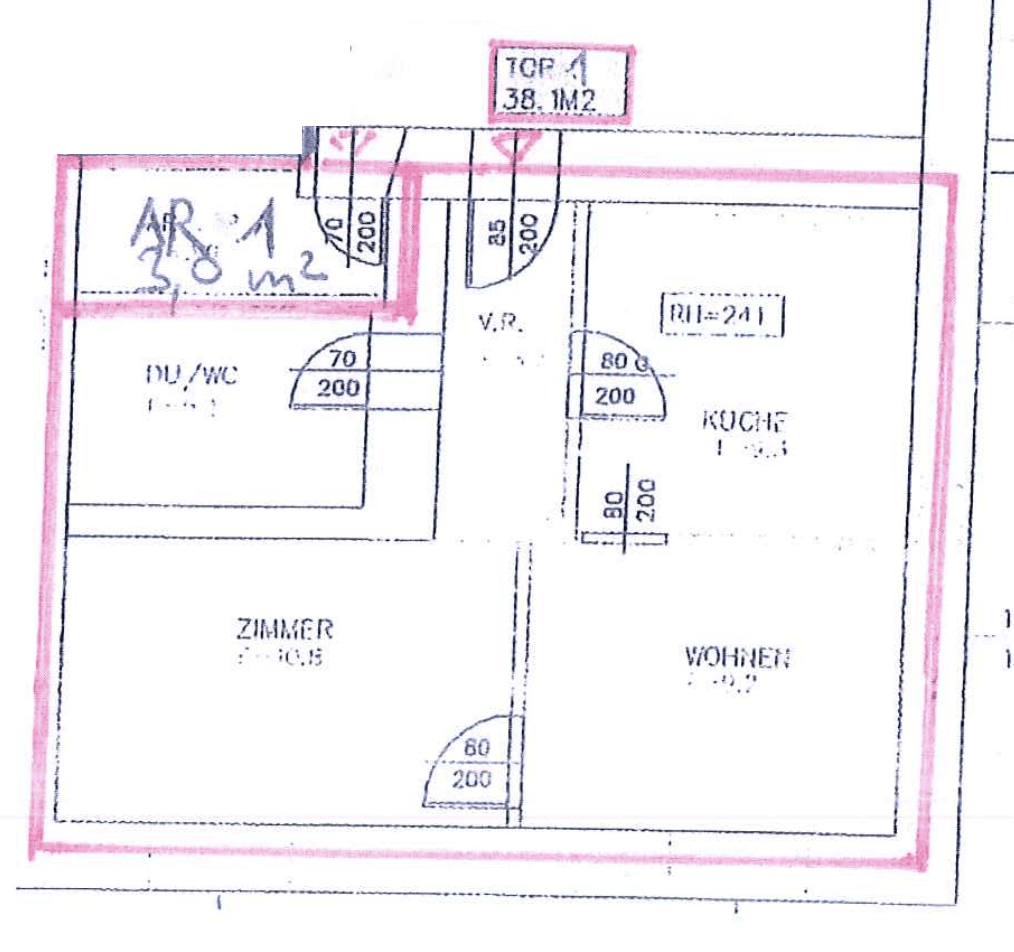 Handgezeichneter Grundriss einer Wohnung mit Zimmer, Küche, Wohnbereich und Bad.