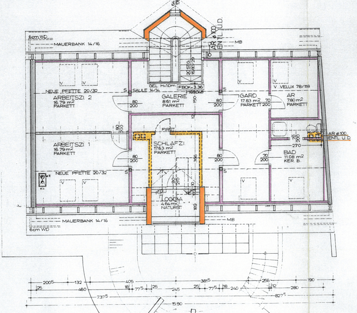 Grundriss des Obergeschosses mit Schlafzimmern, Arbeitszimmern und Loggia.