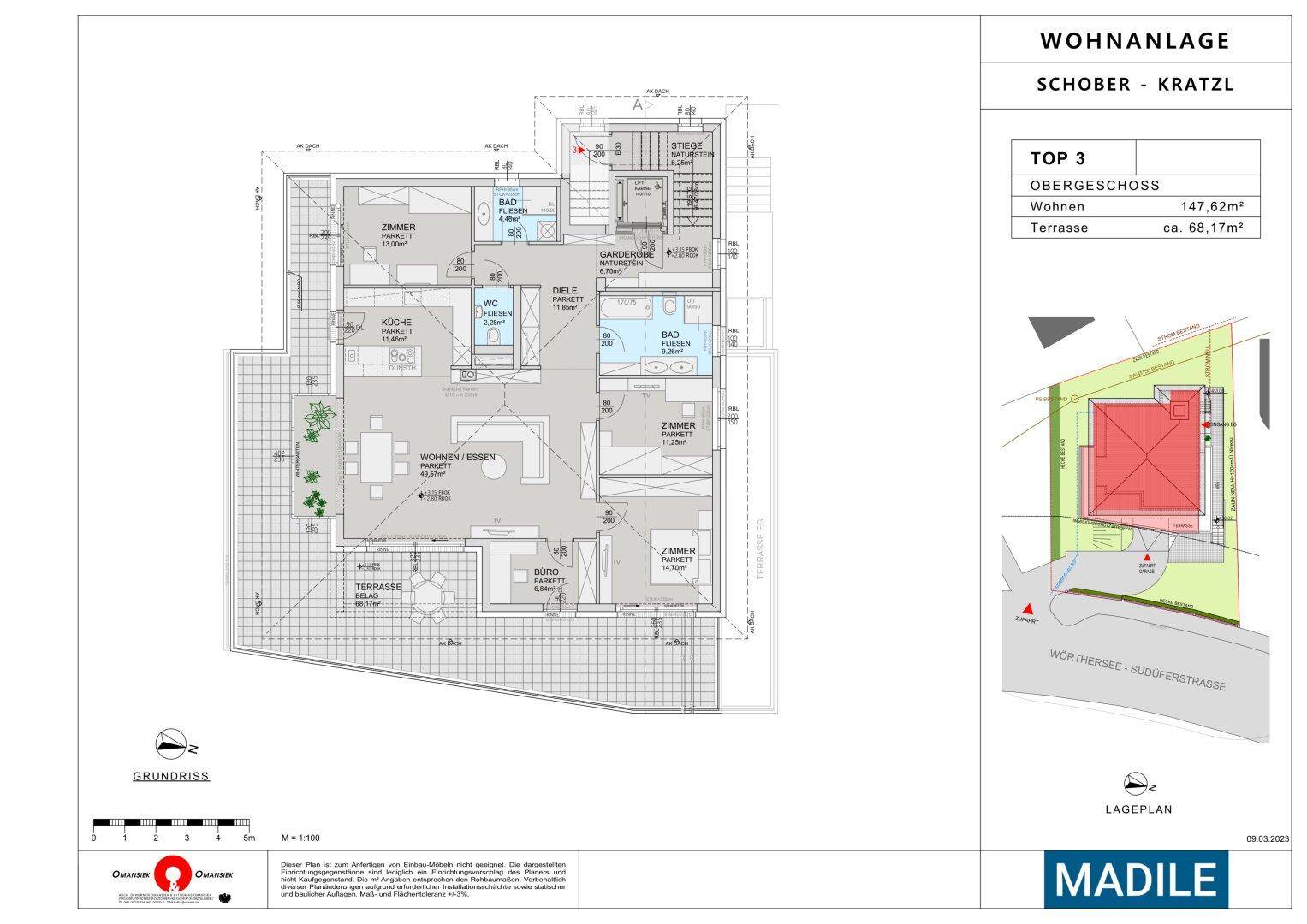 Grundriss des Obergeschosses mit offenem Wohnbereich, drei Zimmern und großer Terrasse.