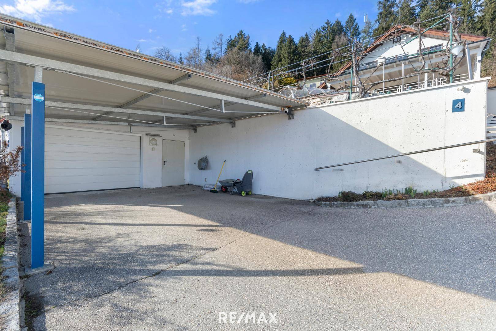 Garage und Carport