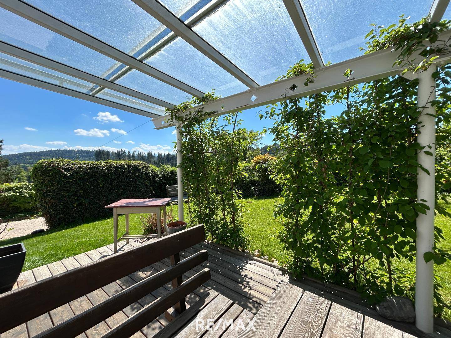 Terrasse mit Überdachung