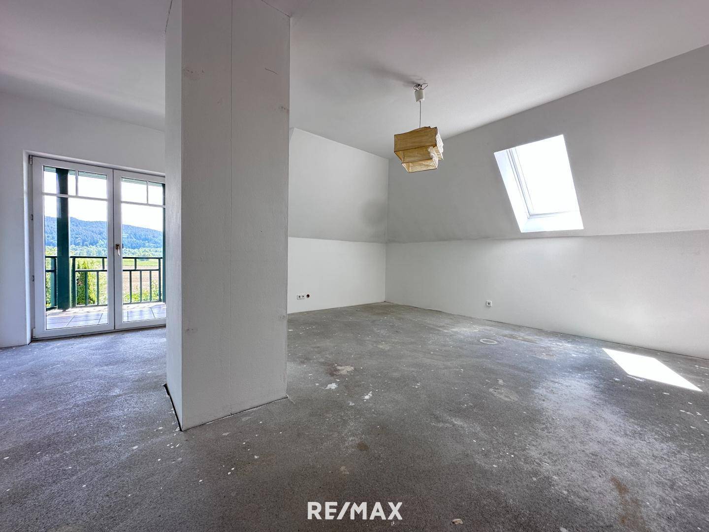 OG Zimmer 1 mit Balkon