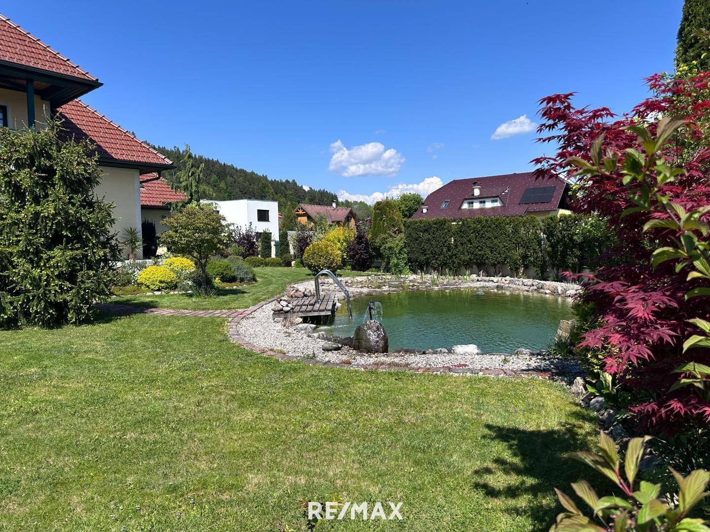Garten mit Schwimmteich
