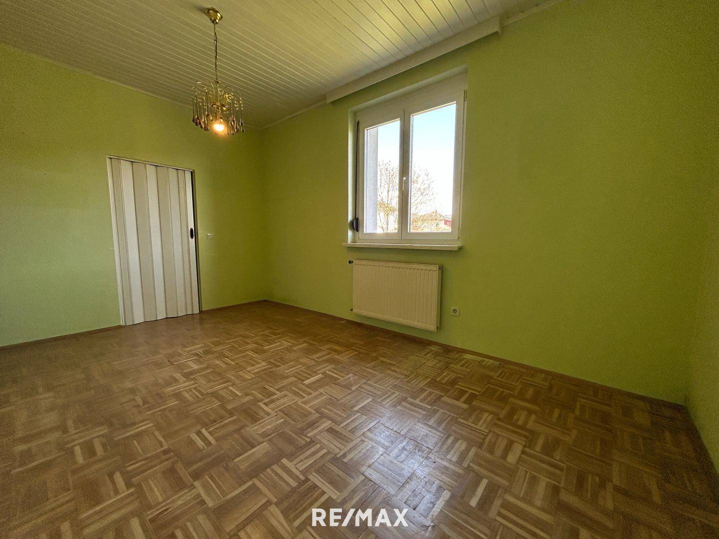 Schlafzimmer 1