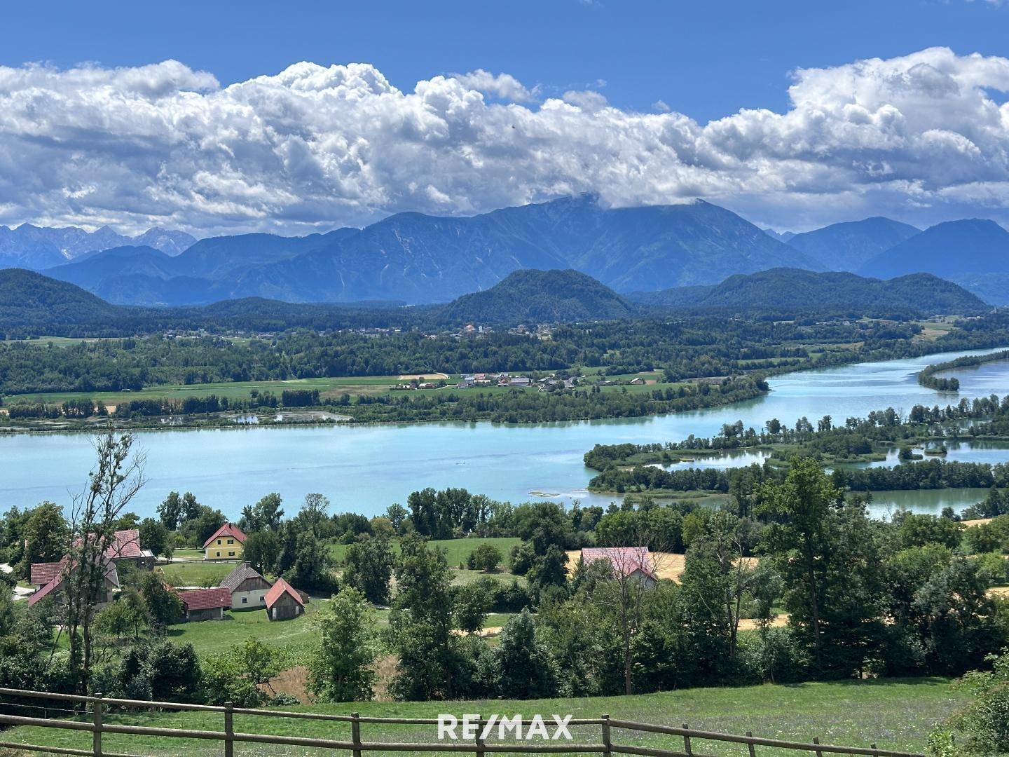 Panoramablick zum Grundstück