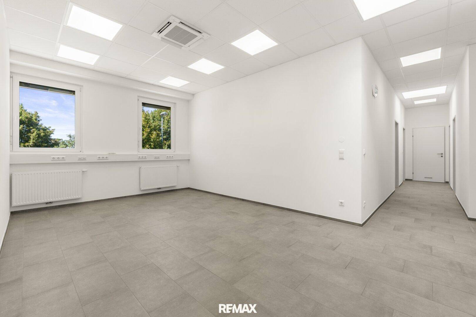 Büro Eingang OG